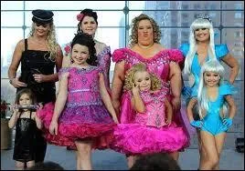 Dans quelle tlralit des mres font-elles dfiler leur fille ?