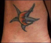 A qui appartient ce tatouage ?