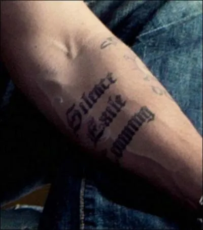 A qui appartient ce tatouage ?