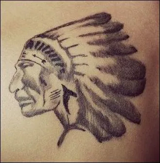 A qui appartient ce tatouage ?