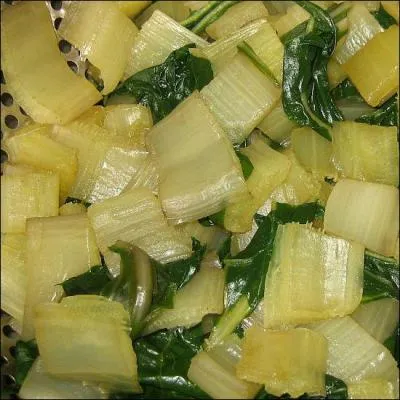 Quelle est cette recette dauphinoise de ctes de blettes passes au beurre ?