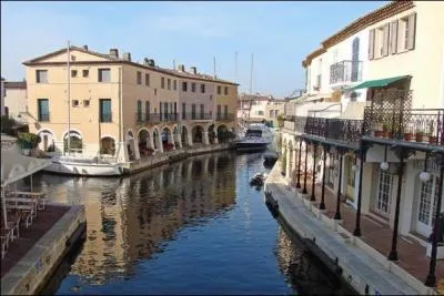  quelle ville italienne vous fait penser ce paysage ?