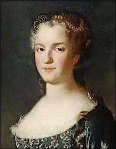 Je me nomme Marie Leszczynka. Je suis ne  Trzebnica (Pologne) le 23 juin 1703 (du roi dtrn Stanislas Leszczynka et de Catherine Opalinska) et dcde  Versailles le 24 juin 1768. J'pouse le 05 septembre 1725  Fontainebleau le roi :