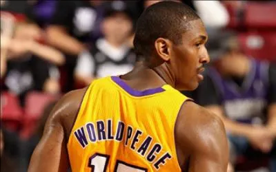 Quel joueur des Lakers a chang de nom rcemment pour se faire appeler  Metta World Peace  ?