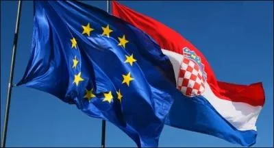 En 2013, combien de pays des Balkans sont membres de l'Union Europenne ?