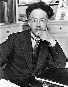 En ce mois d'aot, Pierooo a en avatar Louis de Broglie,  quel ge est-il mort ?