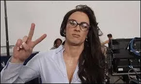 Qui est cette belle gosse ?