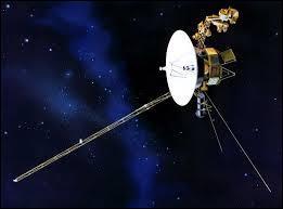 Voyager 2 est la seconde des deux sondes spatiales du programme Voyager. Son lancement a eu lieu :