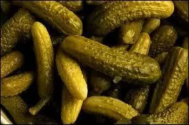 Quel est ce fruit-lgume rcolt avant maturit et consomm principalement comme condiment ?