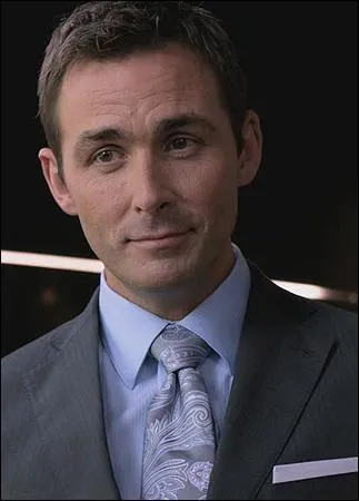 Dans la saga, il est Richard  Dick  Roman !