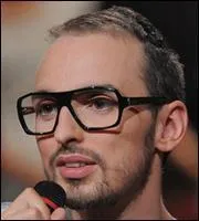 Saison 4 : Surnomme la Tortue, son premier album a t un succs, devenant double disque de platine en France, disque d'or en France et en Belgique et recevant de multiples prix (notamment aux NRJ Music Awards et aux Victoires de la musique). Il s'agit de ...