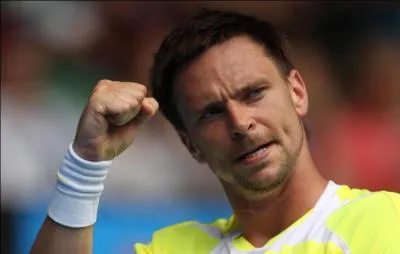 Qui est-ce grand pratiquant du tennis qui a atteint  deux reprises la finale de Roland-Garros en 2009 et 2010 ?