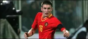 Quel est le nom de ce jeune espoir pist par l'OL (poste d'arrire gauche) ?