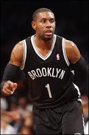 Qui est ce joueur des Nets ?