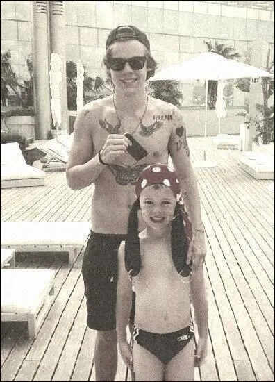 Selon Louis,  qui ressemble Harry ?