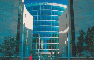 Quelle ville est la capitale conomique de l'Afrique du Sud et abrite galement sa bourse ?