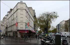 Dans quel arrondissement de Paris se trouve l'Avenue de Versailles ?
