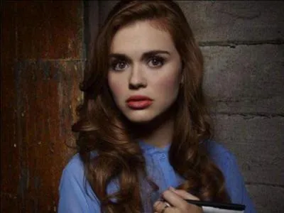 Quel est le nom de famille de Lydia ?