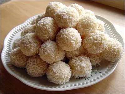 Bouchée enrobée de noix de coco, je suis...