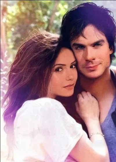 Damon est amoureux de :