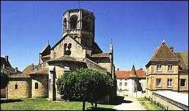 Pour finir, nous partons  Semur-en-Brionnais (Sane-et-Loire), class parmi les Plus Beaux Villages de France. Pour le voir, rendons-nous en rgion ...