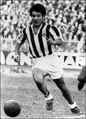 Qui est cette lgende du football ?