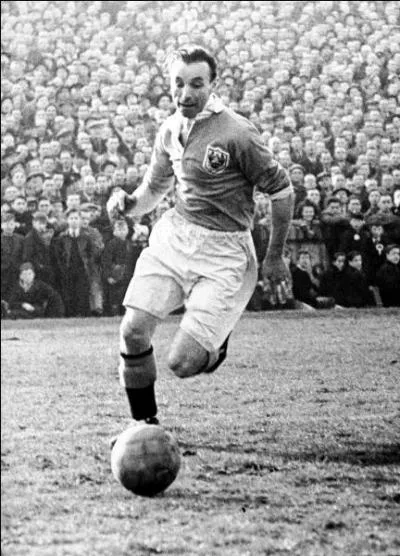 Qui est cette lgende du football ?