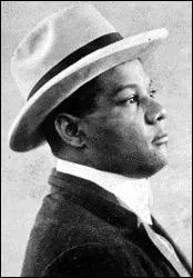 Qui est cet artiste?