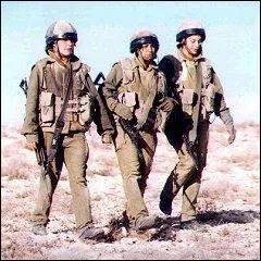 De quelle nationalit sont ces femmes soldat?