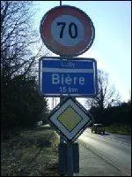 Pour une bonne bire allemande, allez...  Bire ! Avant la Premire Guerre mondiale, les moustaches taient trs apprcies. Que disaient nos voisines allemandes ?