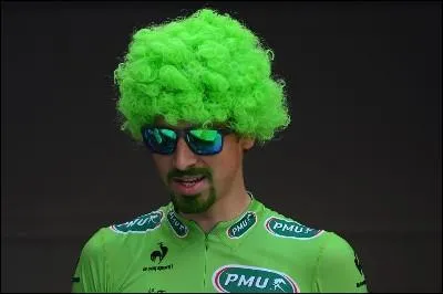 De quel cycliste ayant color sa barbe et sa moustache en vert s'agit-il sur cette image aprs le Tour de France 2013 ?