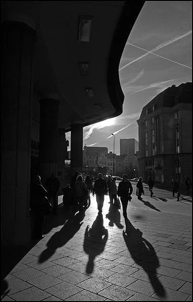 Qui chantait  et quand j'me casse j'voyage toujours en fraude  ?