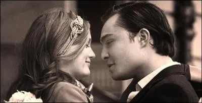 Que rpond Blair  3 mots, 7 lettres (pendant son mariage) ?