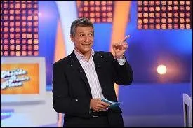 Combien y a-t-il de candidats au dbut du jeu  Tout le monde veut prendre sa place  ?