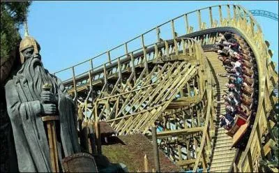 Dans quel village se trouve cette attraction ?