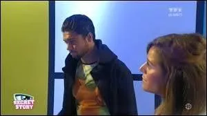 Que fait-il pour se faire pardonner la premire semaine de leur rupture ?