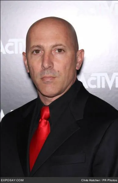 De quel groupe est-il le chanteur ?