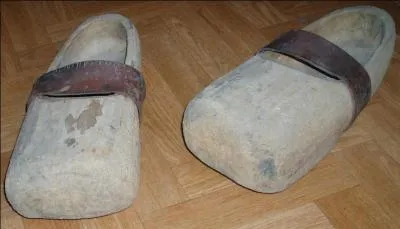 Une petite chanson gentillette, dans laquelle vous pouvez entendre : Moi j'ai pris la peine de les dchausser !