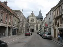 Nous sommes  Houdan (Yvelines). Nous nous situons donc en rgion ...