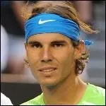 Nous allons continuer avec ce champion de nationalit espagnole. Actuellement 4me mondial, il est 8 fois vainqueur de Roland Garros  27 ans  peine. Impossible de ne pas savoir qui est...