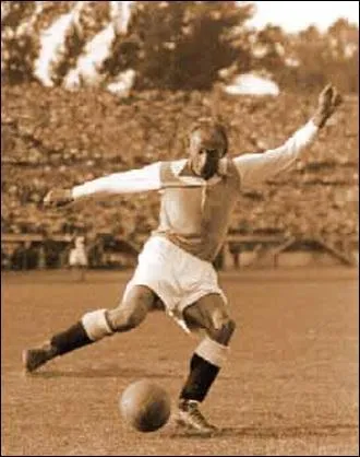 Qui est cette lgende du football ?