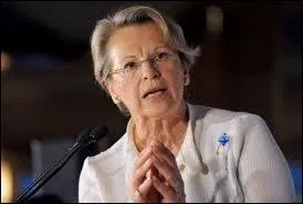 Un ministre d'tat a le pouvoir d'organiser des runions interministrielles, normalement un droit rserv au Premier ministre, c'est :