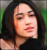 Qui est cette actrice plus jeune ?