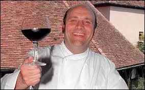 Février : Il était un des plus grands cuisiniers français mais par malheur il s'est suicidé avec un fusil le 24 de ce mois.