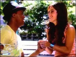 Quel est le nom du petit ami de Camilla ?