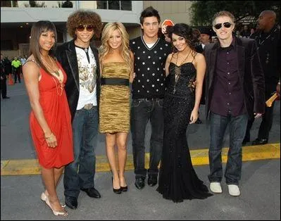 Ces 6 jolis personnages ont jou 3 pisodes de...