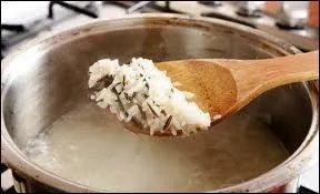 Comment appelle-t-on cette autre faon de cuire le riz, en le faisant tout simplement dans l'eau bouillante ? C'est aussi le nom d'une grosse boucle d'oreille.