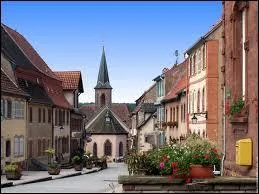 Je vous emmne  La Petite-Pierre (rgion Alsace). Cette commune se situe dans le dpartement ...