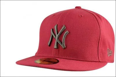 Qui porte cette casquette ?