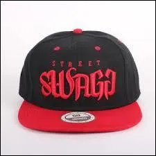 Qui porte cette casquette ?